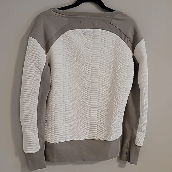 Sweatshirt - Picture 4 of 4